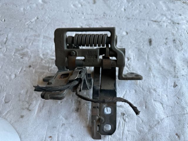 bontott BMW 5 E61 Csomagtérajtó Jobb Zsanér