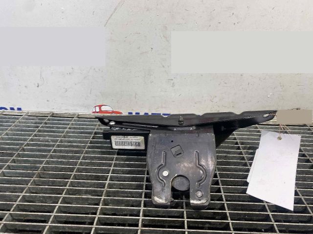 bontott BMW 5 E61 Csomagtérajtó Ütköző