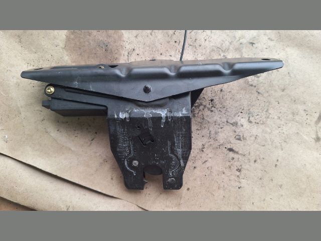 bontott BMW 5 E61 Csomagtérajtó Zárszerkezet