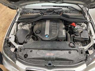 bontott BMW 5 E61 Első Lökhárító Jobb Díszrács