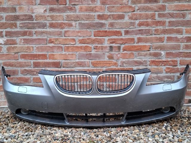 bontott BMW 5 E61 Első Lökhárító (Részeivel)