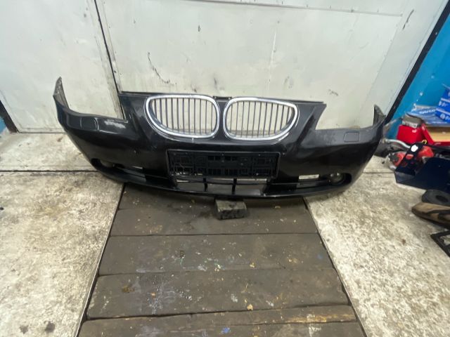 bontott BMW 5 E61 Első Lökhárító (Részeivel)