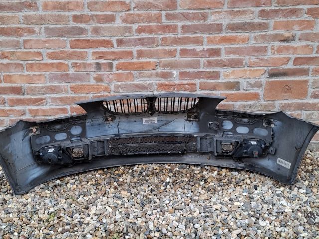 bontott BMW 5 E61 Első Lökhárító (Részeivel)