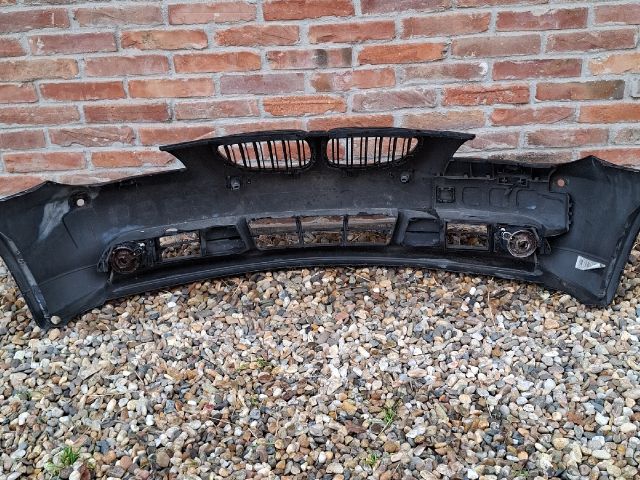 bontott BMW 5 E61 Első Lökhárító (Részeivel)