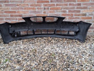 bontott BMW 5 E61 Első Lökhárító (Részeivel)