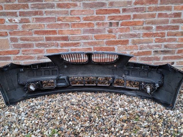 bontott BMW 5 E61 Első Lökhárító (Részeivel)