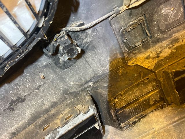 bontott BMW 5 E61 Első Lökhárító (Részeivel)