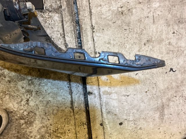 bontott BMW 5 E61 Első Lökhárító (Részeivel)