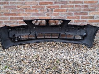 bontott BMW 5 E61 Első Lökhárító (Részeivel)