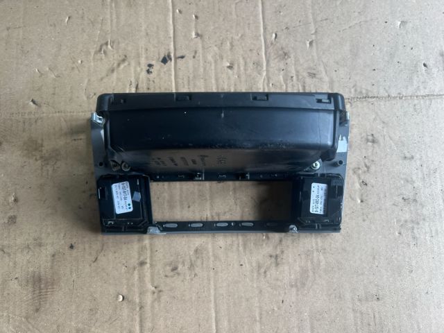 bontott BMW 5 E61 Első Tároló Rekesz