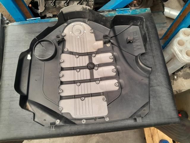 bontott BMW 5 E61 Felső Hűtőburkolat