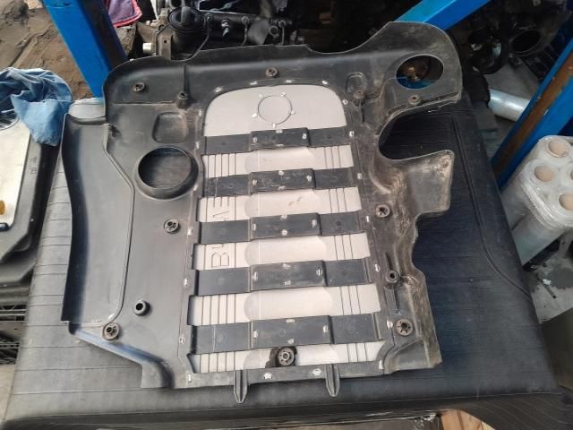 bontott BMW 5 E61 Felső Hűtőburkolat