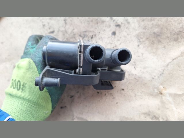 bontott BMW 5 E61 Fűtéscsap