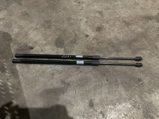 bontott BMW 5 E61 Gázrugós Kitámasztó Teleszkóp Pár Csomagtérajtó