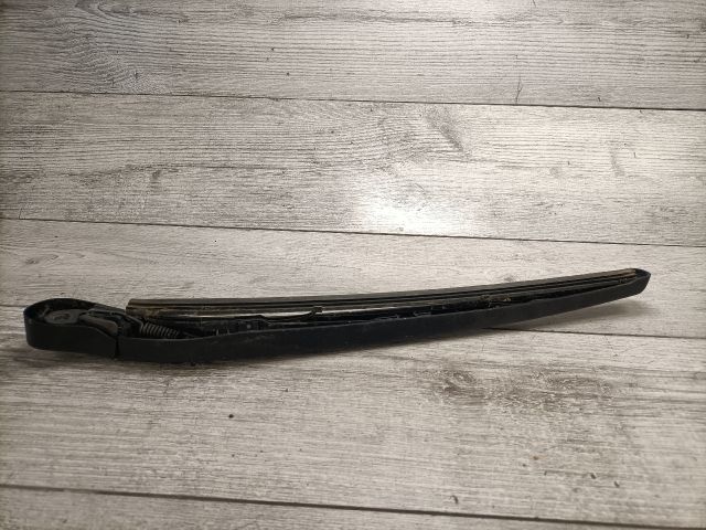 bontott BMW 5 E61 Hátsó Ablaktörlő Kar