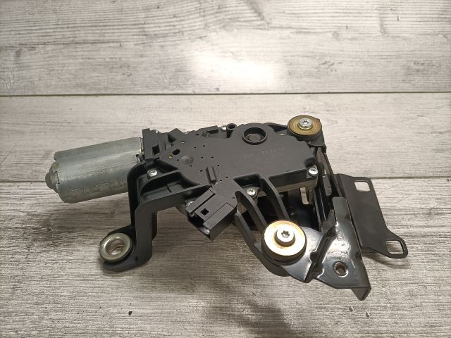 bontott BMW 5 E61 Hátsó Ablaktörlő Motor