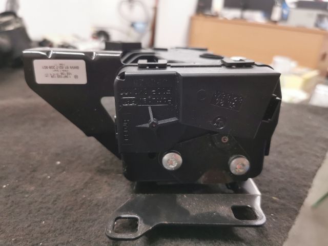 bontott BMW 5 E61 Hátsó Ablaktörlő Motor