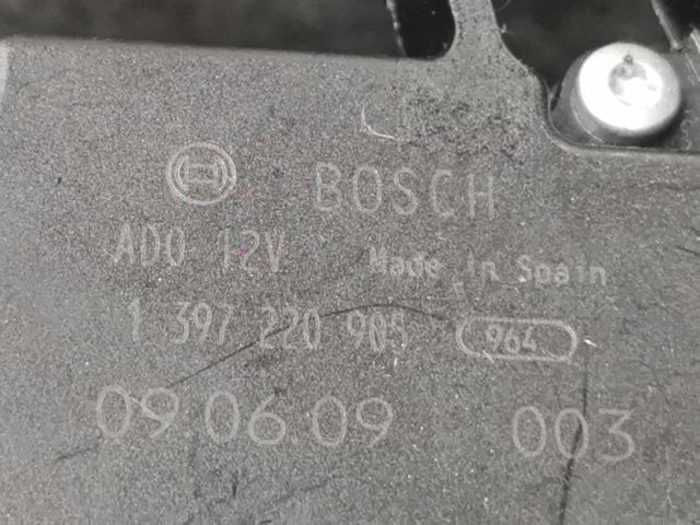 bontott BMW 5 E61 Hátsó Ablaktörlő Motor