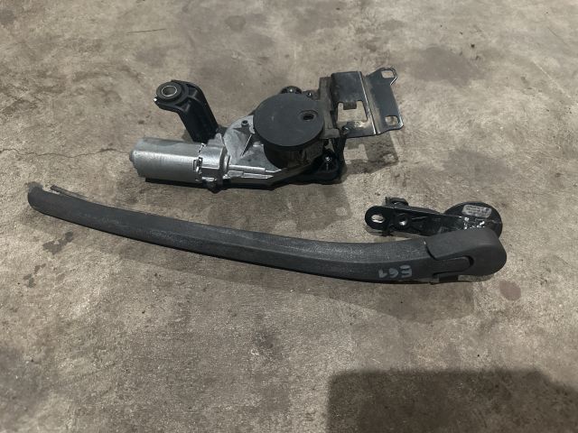 bontott BMW 5 E61 Hátsó Ablaktörlő Motor