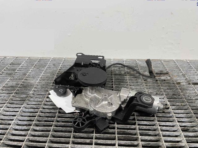 bontott BMW 5 E61 Hátsó Ablaktörlő Motor