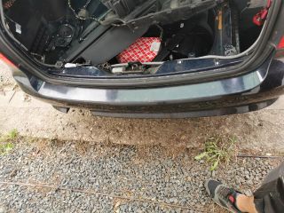 bontott BMW 5 E61 Hátsó Lökhárító (Részeivel)