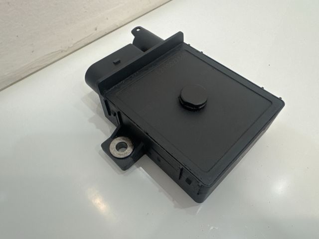 bontott BMW 5 E61 Izzító Relé