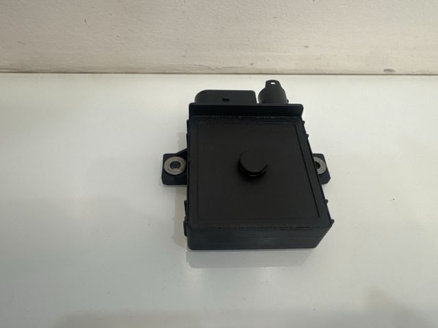 bontott BMW 5 E61 Izzító Relé