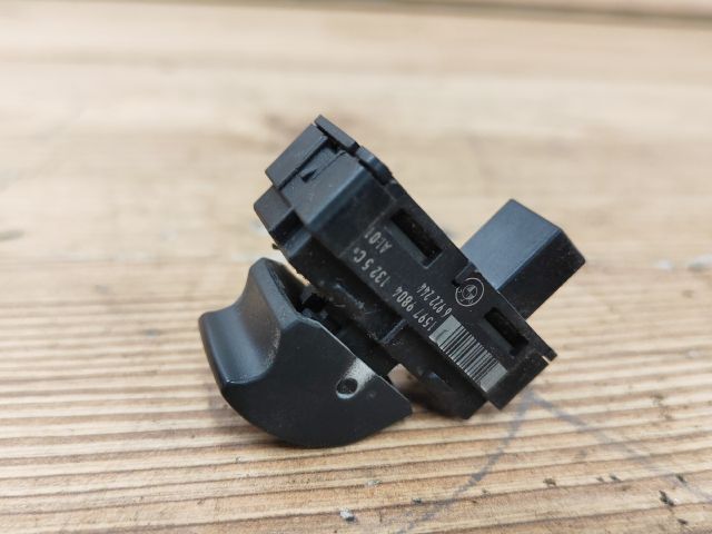 bontott BMW 5 E61 Jobb első Ablakemelő Kapcsoló