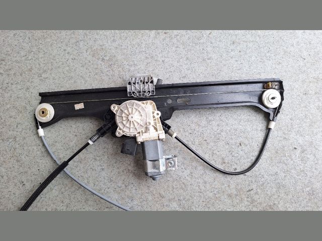 bontott BMW 5 E61 Jobb első Ablakemelő Szerkezet (Elektromos)