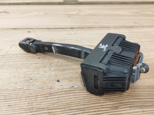 bontott BMW 5 E61 Jobb első Ajtóhatároló