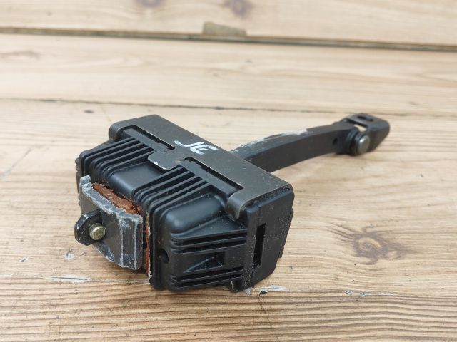 bontott BMW 5 E61 Jobb első Ajtóhatároló