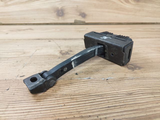 bontott BMW 5 E61 Jobb első Ajtóhatároló