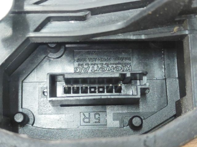 bontott BMW 5 E61 Jobb első Ajtózár