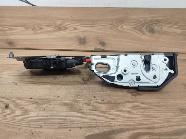 bontott BMW 5 E61 Jobb első Ajtózár