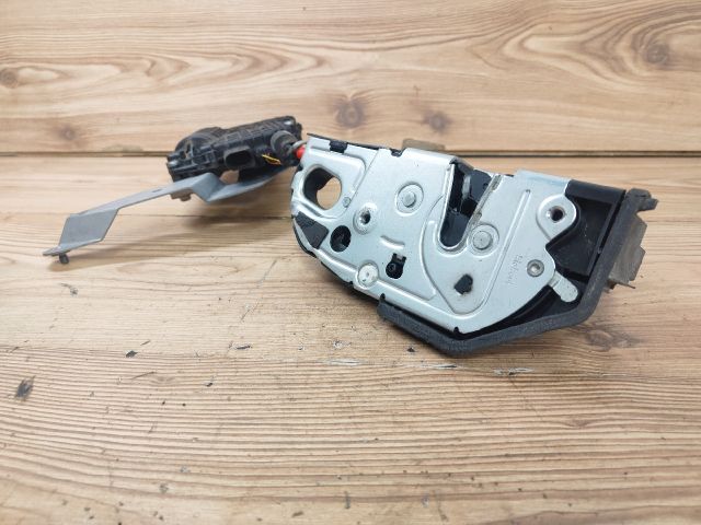 bontott BMW 5 E61 Jobb első Ajtózár