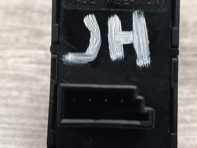 bontott BMW 5 E61 Jobb hátsó Ablakemelő Kapcsoló