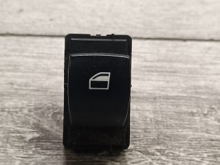 bontott BMW 5 E61 Jobb hátsó Ablakemelő Kapcsoló