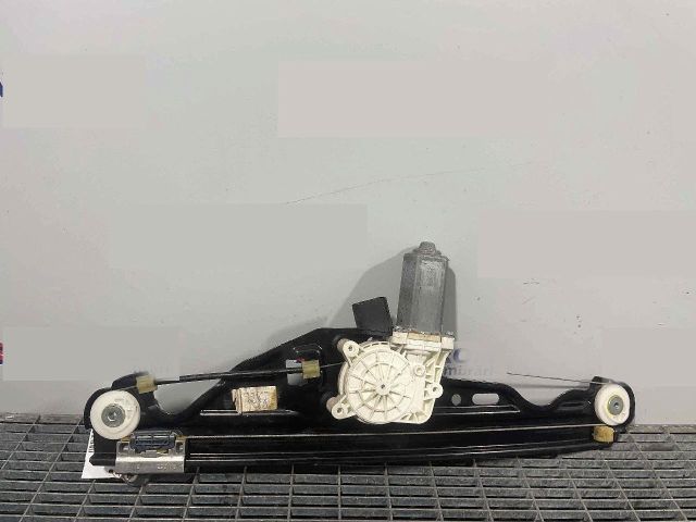 bontott BMW 5 E61 Jobb hátsó Ablakemelő Szerkezet (Elektromos)