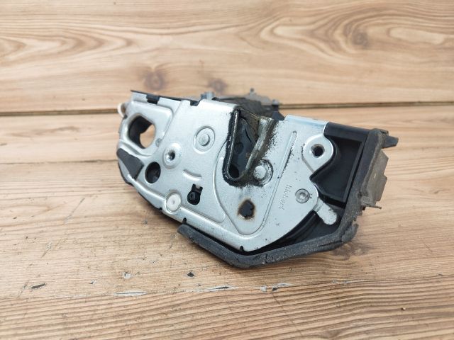 bontott BMW 5 E61 Jobb hátsó Ajtózár