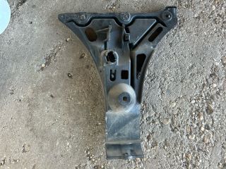 bontott BMW 5 E61 Jobb hátsó Oldal Lökhárító Tartó (Műanyag)