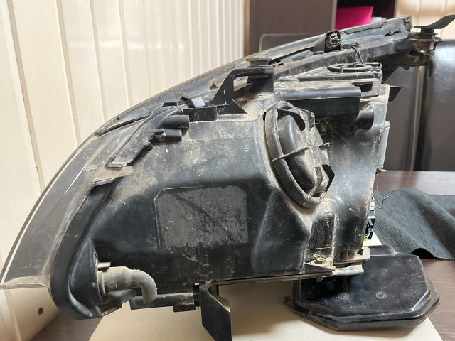 bontott BMW 5 E61 Jobb Xenon Fényszóró