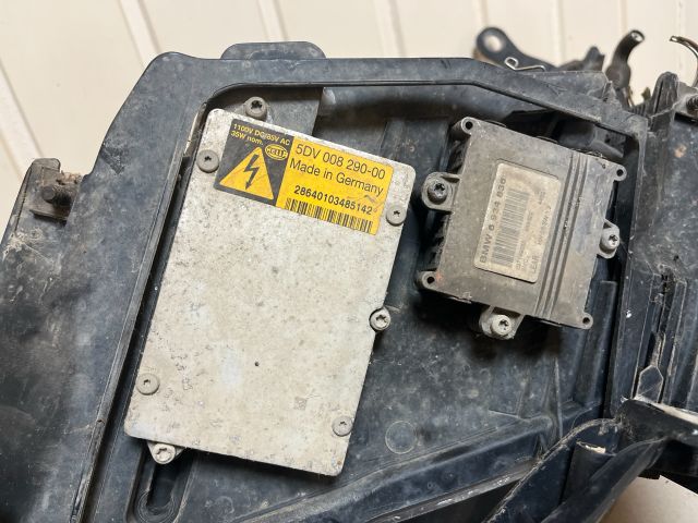 bontott BMW 5 E61 Jobb Xenon Fényszóró