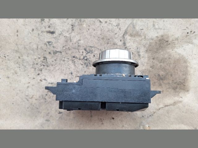 bontott BMW 5 E61 Média Kapcsoló