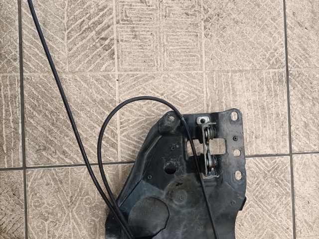 bontott BMW 5 E61 Motorháztető Zárszerkezet