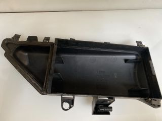 bontott BMW 5 E61 Pollenszűrő Fedél
