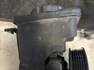 bontott BMW 5 E61 Szervóolaj Tartály