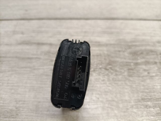 bontott BMW 5 E61 Vészvillogó Kapcsoló