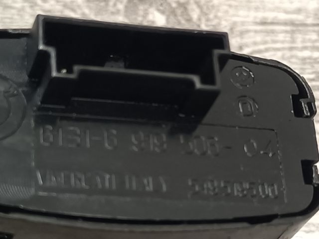 bontott BMW 5 E61 Vészvillogó Kapcsoló