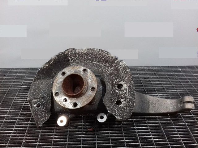 bontott BMW 5 F10 Bal első Csonkállvány