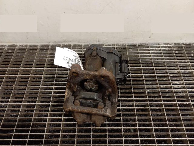 bontott BMW 5 F10 Bal hátsó Féknyereg Munkahengerrel